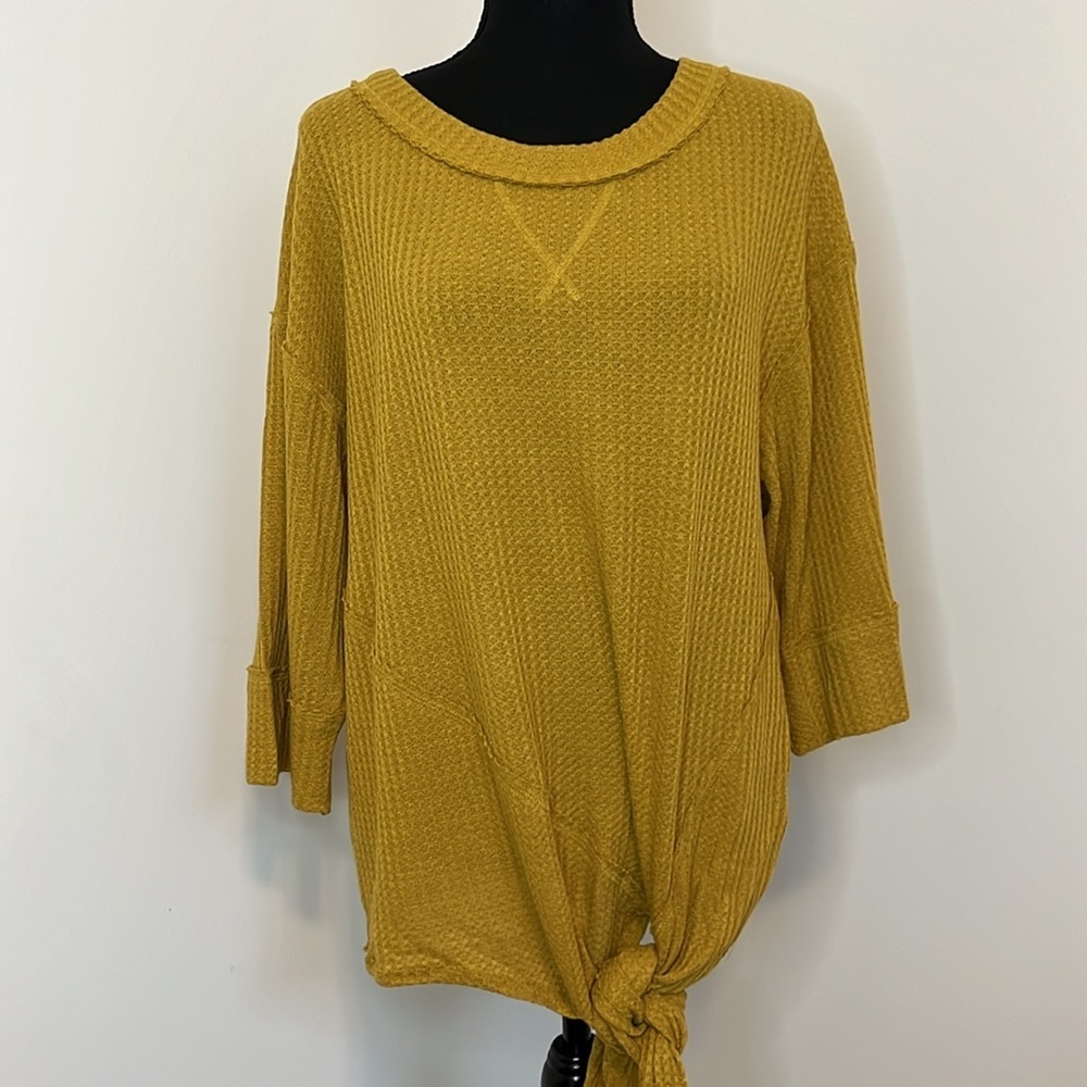 Umgee Waffle Knot Front Mustard Top NWT - L